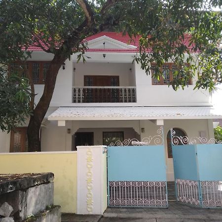 Bed and Breakfast Casa Feliz Fort Kochi Zewnętrze zdjęcie